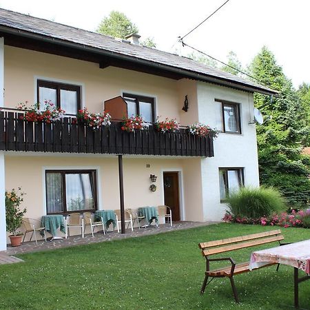 Haus Fischer Velden am Woerthersee Exterior photo
